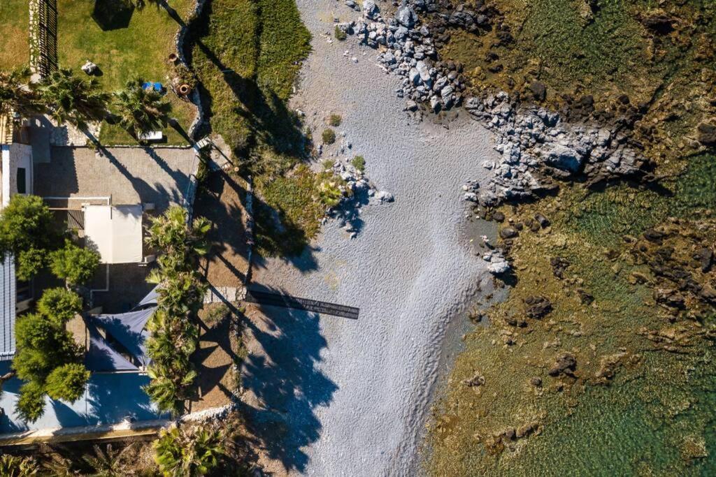 Villa Proto Helidoni - A Cozy Beachfront Villa Petres  Exterior photo