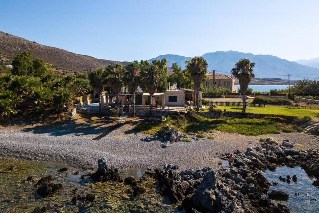 Villa Proto Helidoni - A Cozy Beachfront Villa Petres  Exterior photo