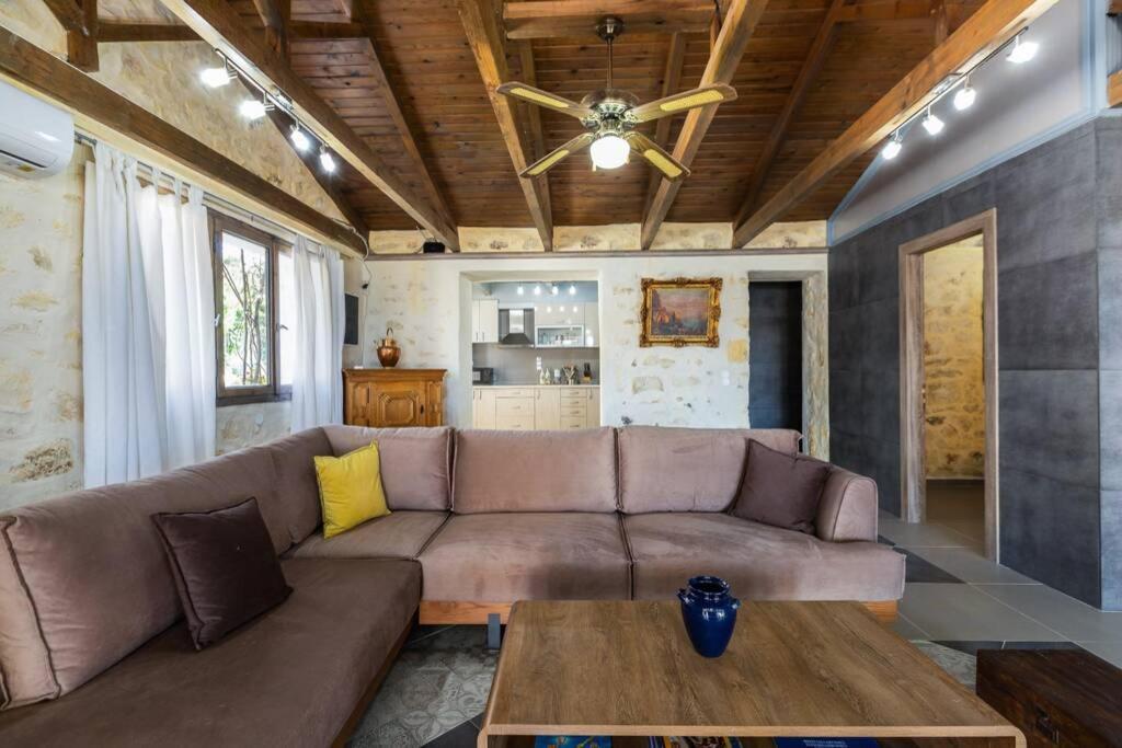 Villa Proto Helidoni - A Cozy Beachfront Villa Petres  Exterior photo