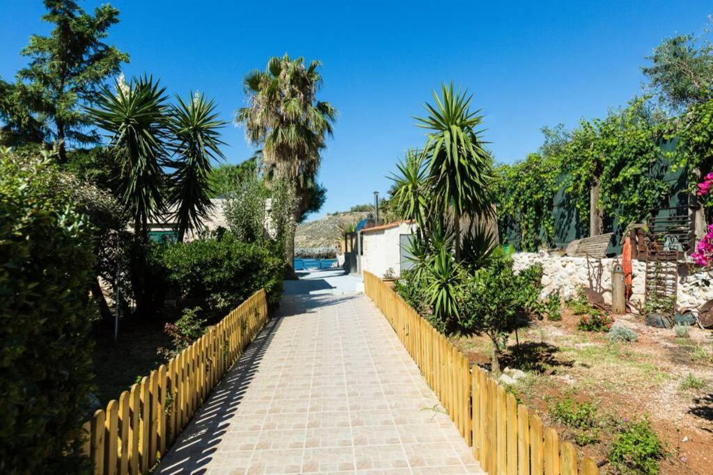 Villa Proto Helidoni - A Cozy Beachfront Villa Petres  Exterior photo